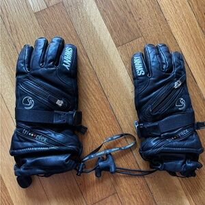 Swamy women’s Black Snow Gloves with Logo